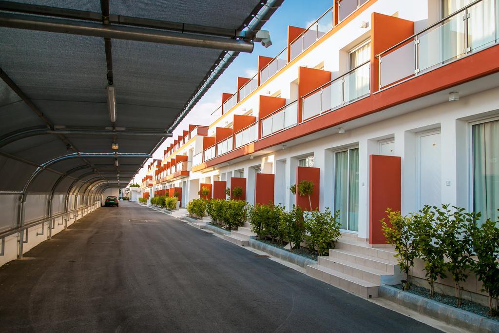 New Day Apartments Paphos Esterno foto